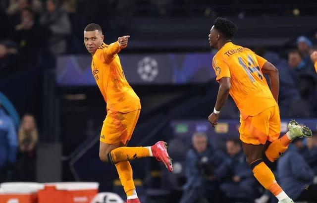 赛地聚焦——CBA季后赛窗口期热度飙升，曼城复出首秀，更衣室稳定，训练强度明显提升(cba季后赛青岛对广州最新消息)