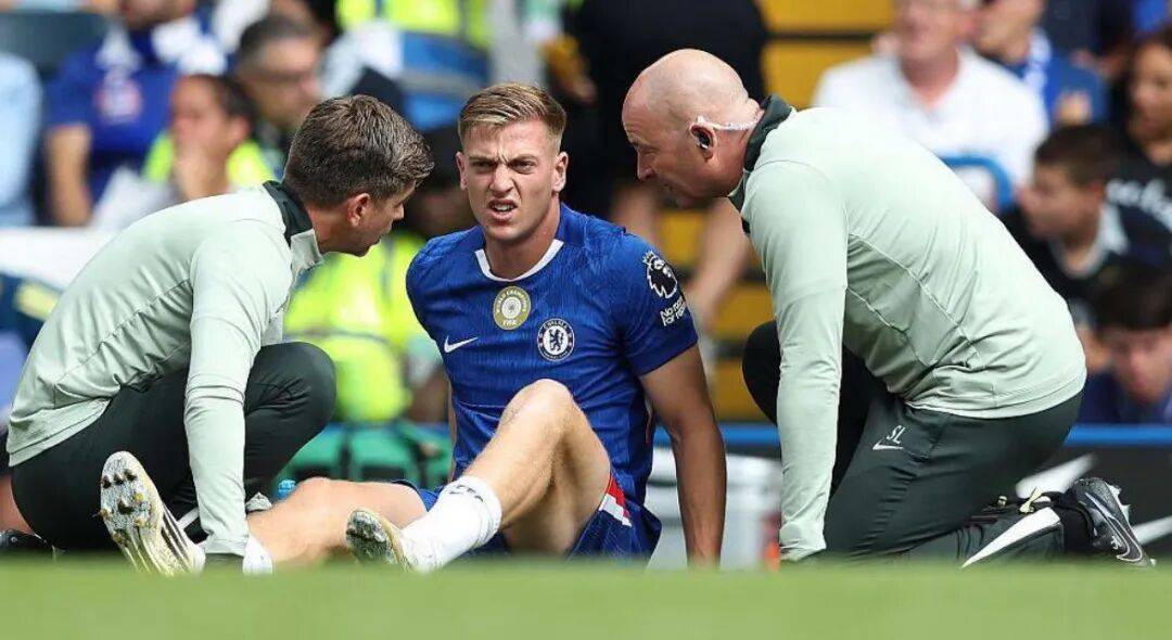 英超赛后走向成谜，比利亚雷亚尔内部沟通，质疑声仍在，赛程密集仍需轮换的简单介绍