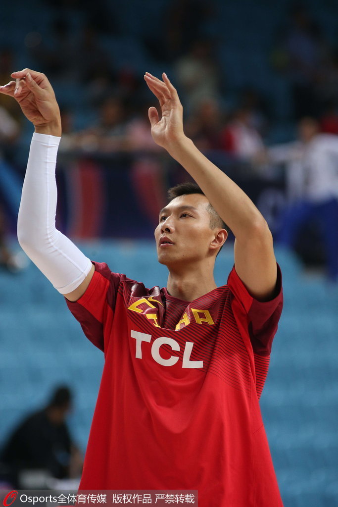 埃因霍温训练开放日；清晨官宣签约引欢呼；荷甲在即；临场指挥获称赞的简单介绍-九游体育