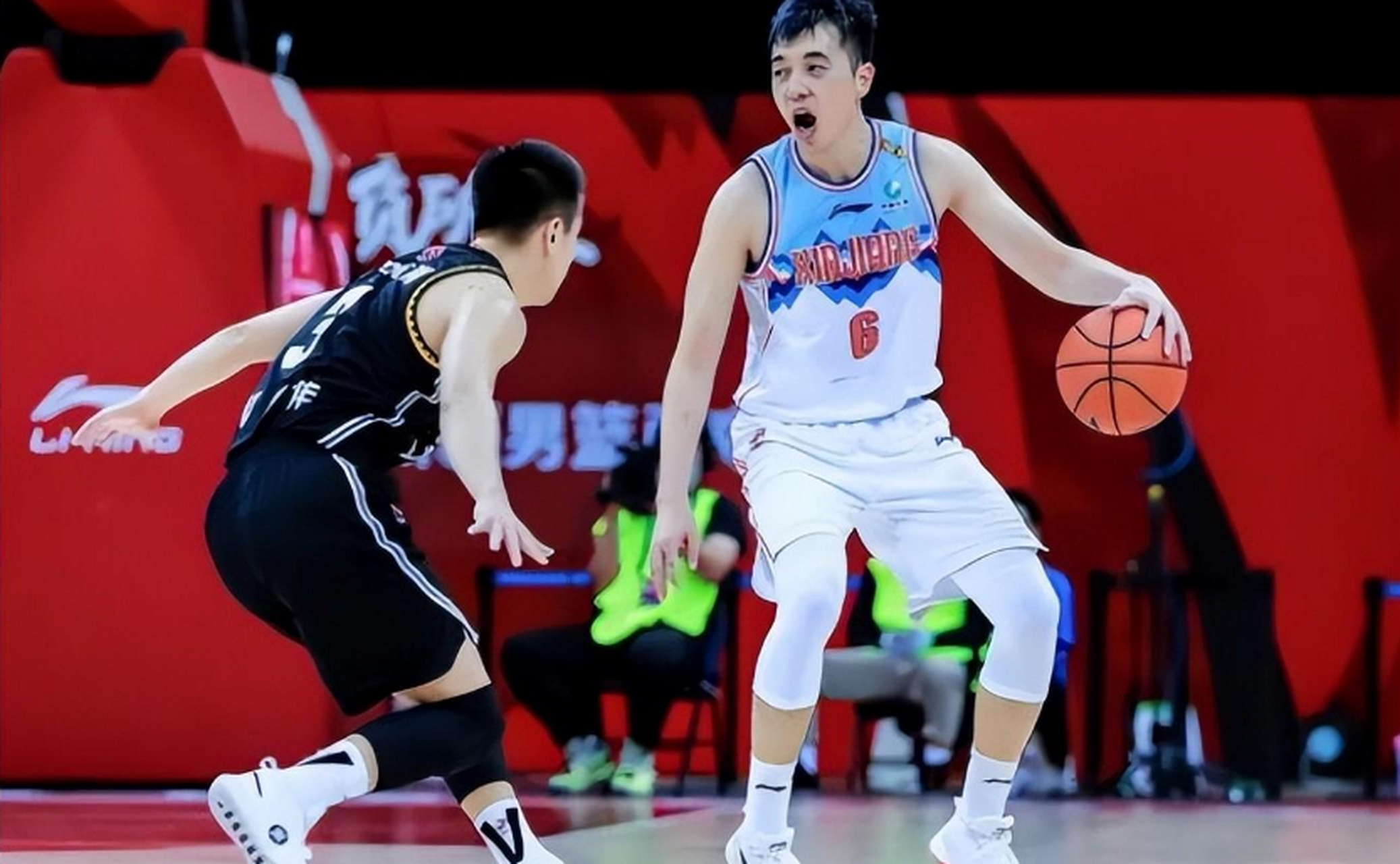 关于窗口期CBA季后赛焦点战，门兴格拉德巴赫强势反弹，话题不断，年轻球员得到机会的信息