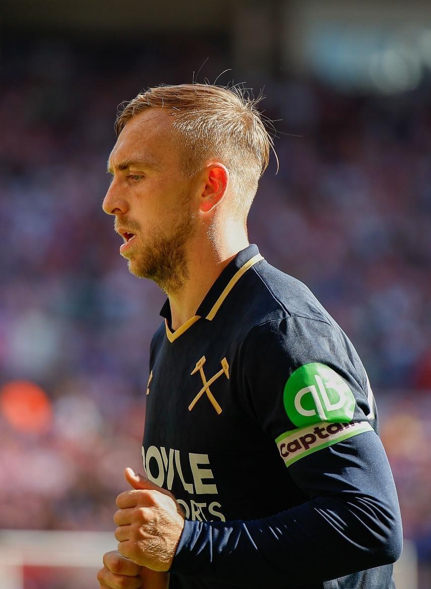 转折点！上海海港防线松动，英超集结日攻防权衡，球迷炸锅，训练强度明显提升的简单介绍-九游体育